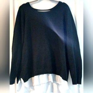 ✨️VINTAGE 2X CALVIN KLEIN SWEATER WITH WHITE BLOUSE LINING ON BOTTOM 🤍